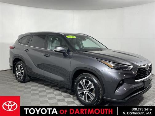 Magnetic Gray Metallic 2023 Toyota Highlander XLE