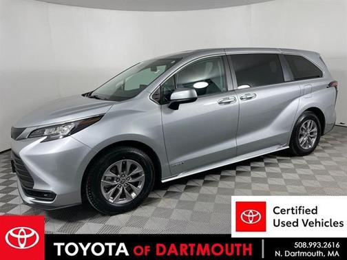 2021 Toyota Sienna LE