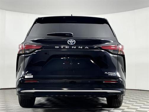 2023 Toyota Sienna Platinum 7 Passenger
