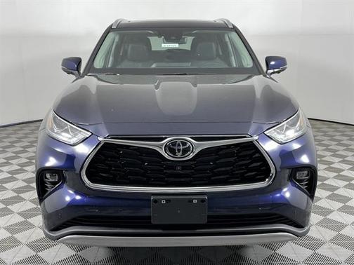 2025 Toyota Highlander Platinum