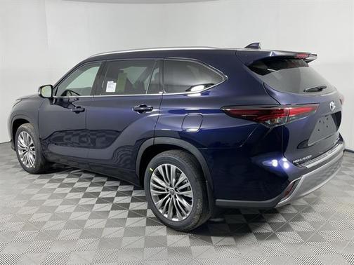 2025 Toyota Highlander Platinum