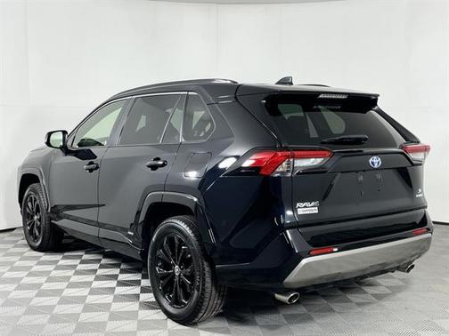 2022 Toyota RAV4 Hybrid SE