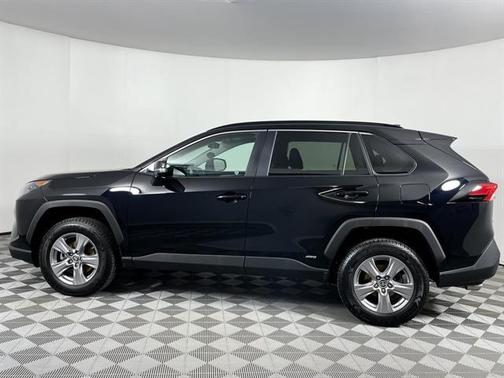 2022 Toyota RAV4 Hybrid LE