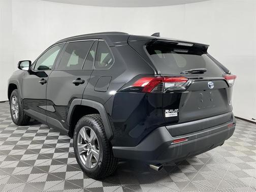2022 Toyota RAV4 Hybrid LE