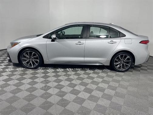 Classic Silver Metallic 2021 Toyota Corolla SE