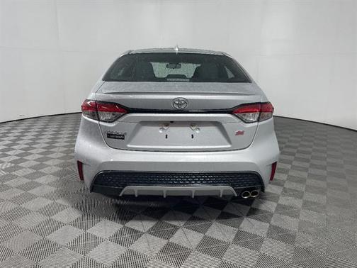 Classic Silver Metallic 2021 Toyota Corolla SE