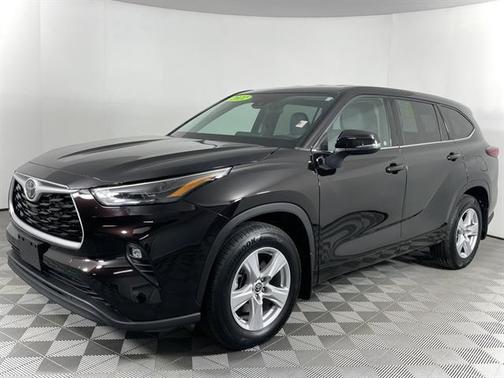 2022 Toyota Highlander LE
