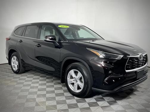 2022 Toyota Highlander LE
