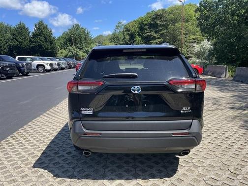 2022 Toyota RAV4 Hybrid XLE Premium