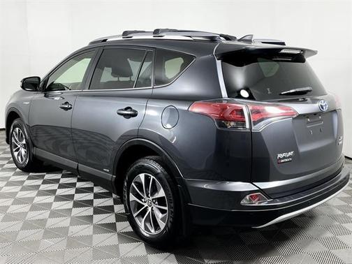2017 Toyota RAV4 Hybrid XLE