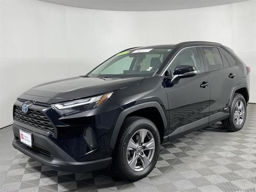 2022 Toyota RAV4 Hybrid XLE
