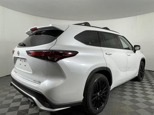 2025 Toyota Highlander XSE
