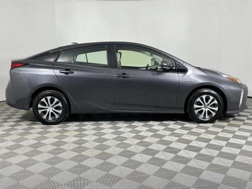 2020 Toyota Prius XLE
