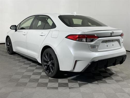 Wind Chill Pearl 2023 Toyota Corolla SE