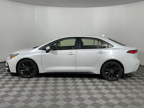 Wind Chill Pearl 2023 Toyota Corolla SE