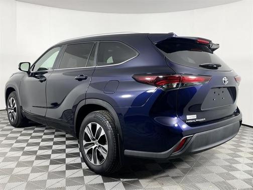 2025 Toyota Highlander Hybrid XLE