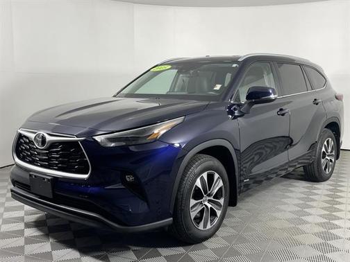 2025 Toyota Highlander Hybrid XLE