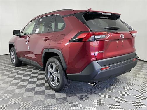2025 Toyota RAV4 Hybrid XLE