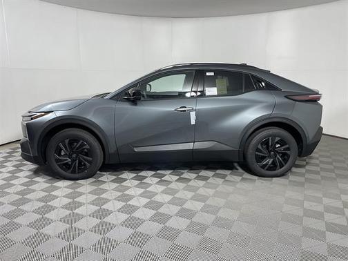 Overcast 2026 Toyota C-HR SE