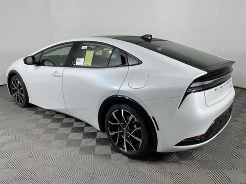 2025 Toyota Prius Plug-In Hybrid XSE