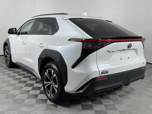 2025 Toyota bZ4X XLE