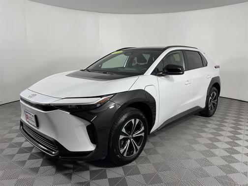 2025 Toyota bZ4X XLE