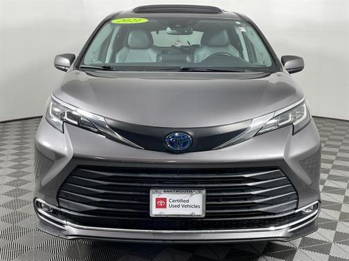 2021 Toyota Sienna XLE 8 Passenger