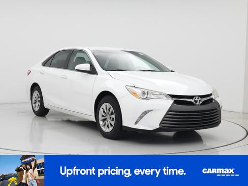 White 2017 Toyota Camry LE
