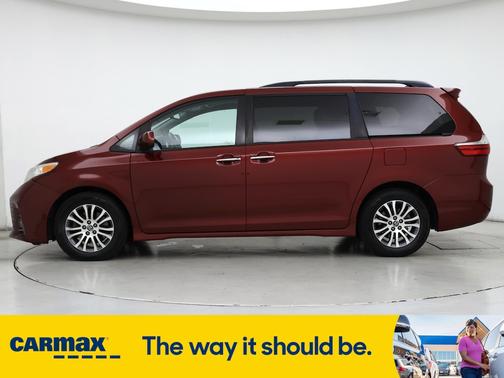 2019 Toyota Sienna XLE
