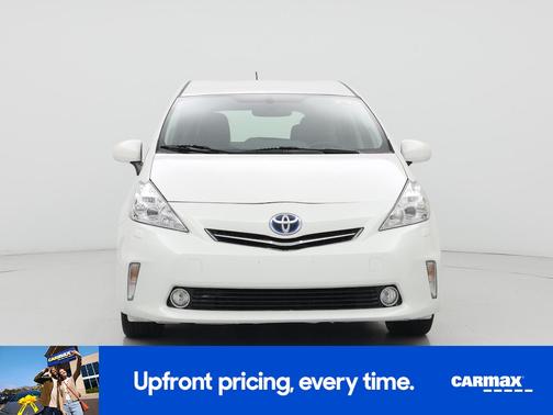 2014 Toyota Prius v Five