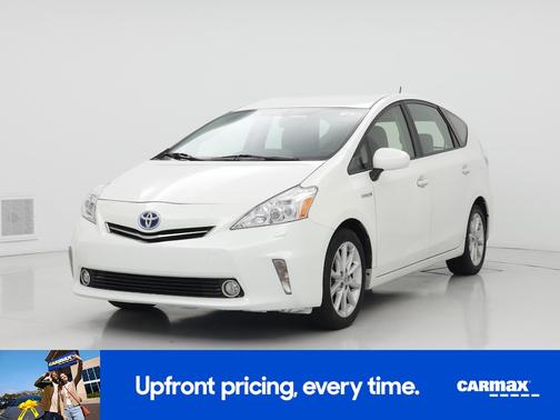 2014 Toyota Prius v Five
