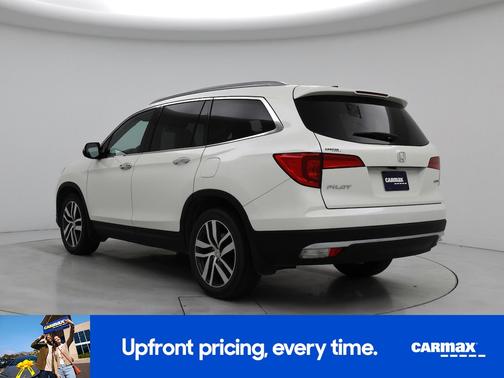 White 2017 Honda Pilot Touring