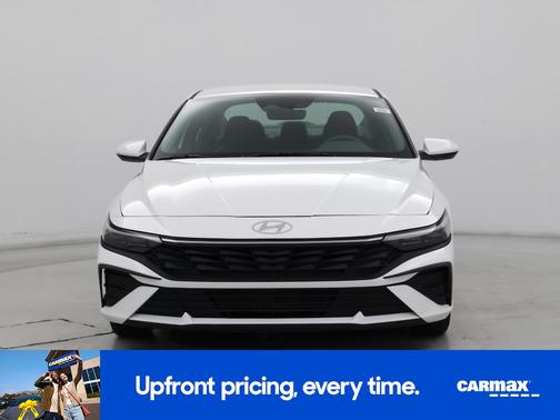 2024 Hyundai ELANTRA SE