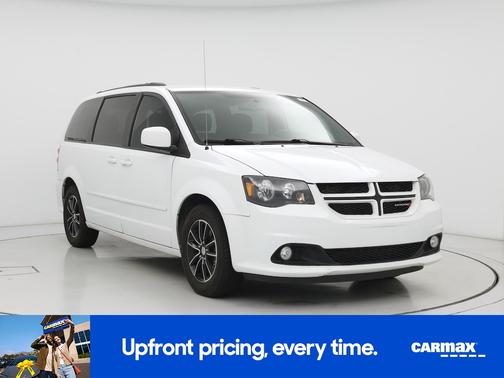 White 2017 Dodge Grand Caravan GT