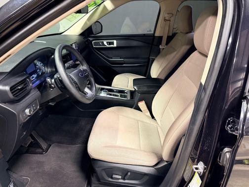 2020 Ford Explorer BASE