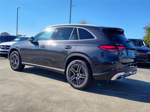 2026 Mercedes-Benz GLC 300 4MATIC