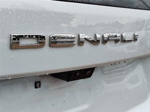 Glacier White Tricoat 2026 GMC Yukon Denali Ultimate