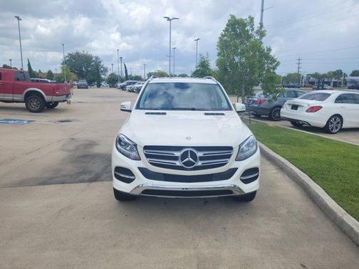 Photo 3 of 4 of 2016 Mercedes-Benz GLE-Class GLE 350