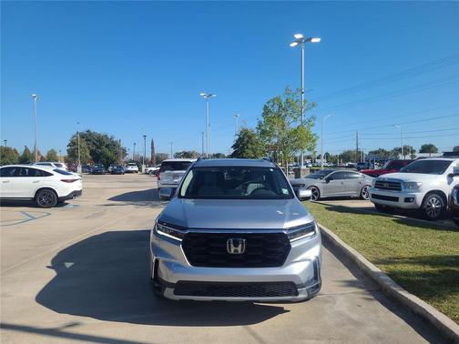2023 Honda Pilot Touring 8-Passenger