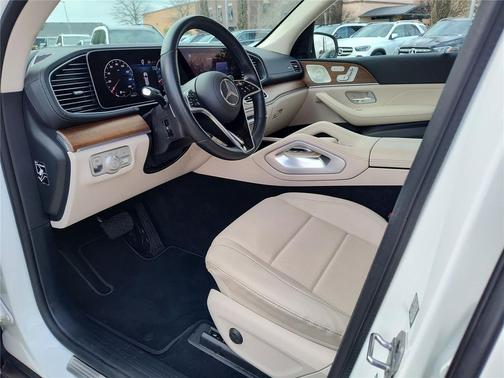 2025 Mercedes-Benz GLS 450 4MATIC