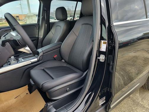 2025 Mercedes-Benz GLB 250 Base