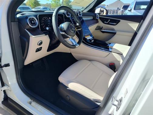 Polar White 2026 Mercedes-Benz GLC 300 Base