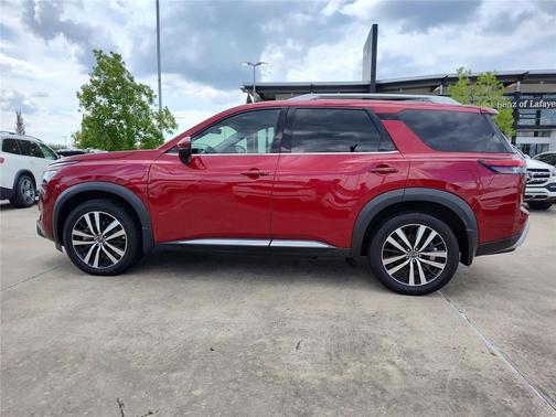 2024 Nissan Pathfinder Platinum FWD