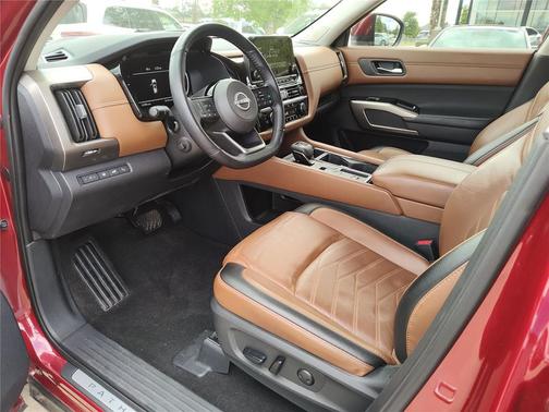 2024 Nissan Pathfinder Platinum FWD