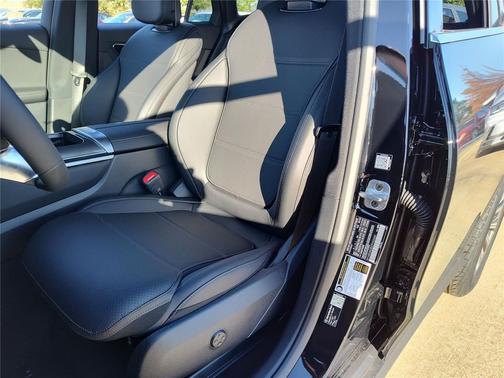 2026 Mercedes-Benz GLC 300 Base