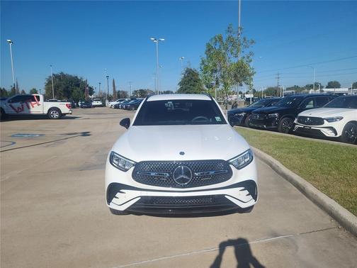 2025 Mercedes-Benz GLC 300 Base