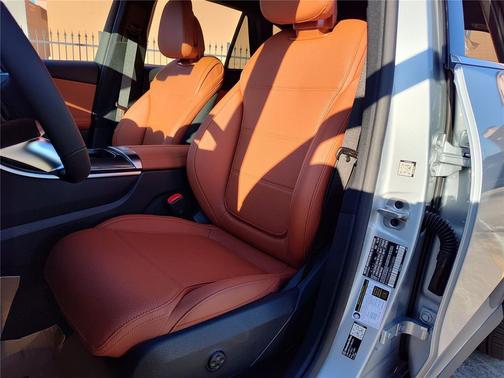 2026 Mercedes-Benz GLC 300 Base