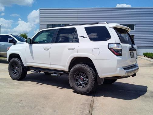 Super White 2019 Toyota 4Runner SR5