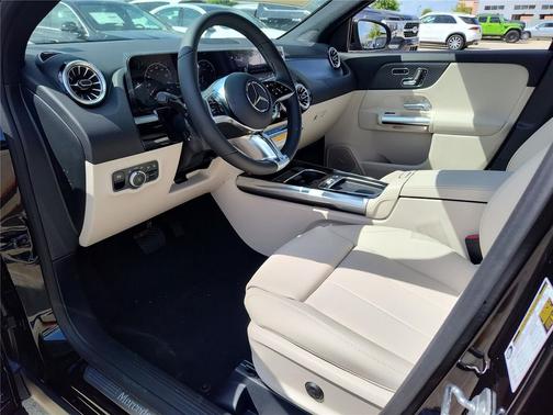 BLACK 2026 Mercedes-Benz GLA 250 4MATIC