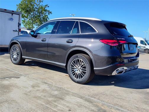 2026 Mercedes-Benz GLC 300 Base